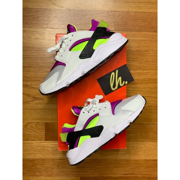 Size 8.5 Women’s Nike Air Huarache Run “White Neon Magenta” DH4439-101 - Picture 8 of 8